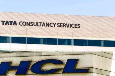 TCS Shares Fall Over 1.7% Ahead of Q1 Results; HCL Tech Declines 2.1%