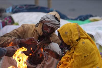 2 Faridabad Men Put Thousands In Danger By Lighting Bonfire In Train with Dung Cakes To Beat Cold; Arrested