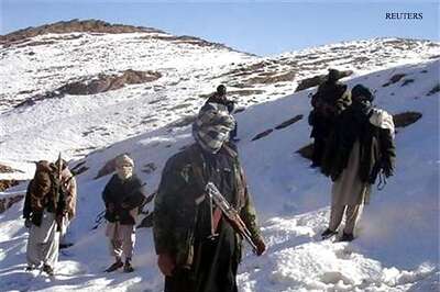 Taliban threatens attack if Afghan supply routes reopen