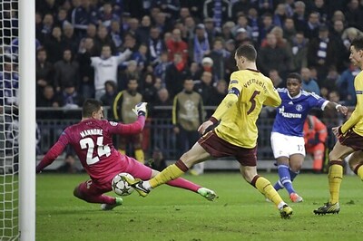 Schalke battle back to draw 2-2 with Arsenal