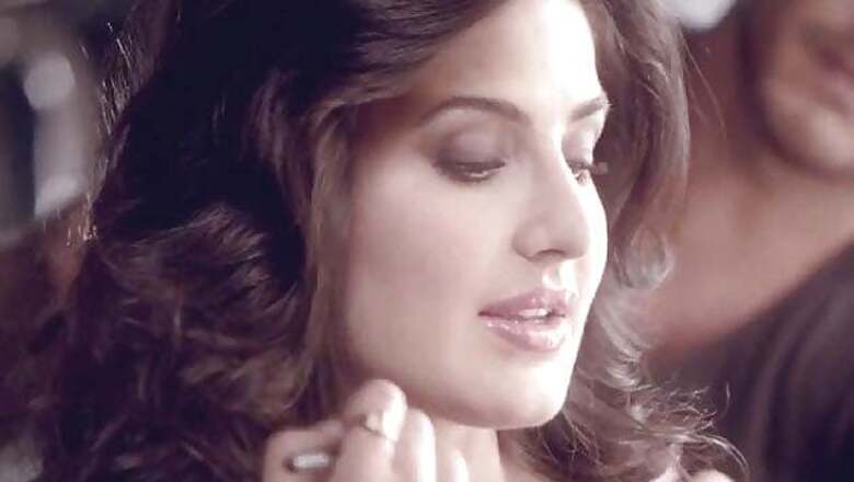 Katrina Kaif looks gorgeous as she proudly poses for visually-impaired photographer Bhavesh Patel