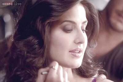 Katrina Kaif looks gorgeous as she proudly poses for visually-impaired photographer Bhavesh Patel