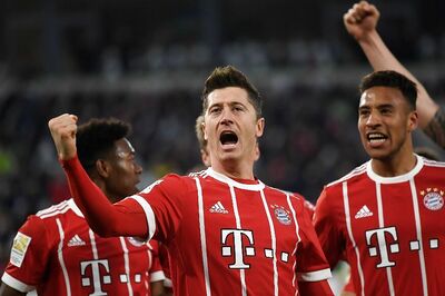 Robert Lewandowski Stars as Bayern Munich Romp Home Against Hamburg