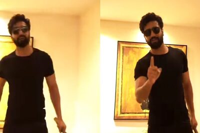 Vicky Kaushal Hosts 'Hotel Cricket' Ahead of CSK vs GT IPL Finale Match, Says 'Baarish Se Rehna...'