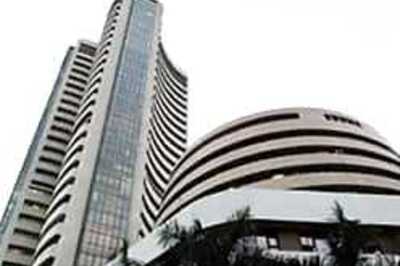 Mid-week crisis: Sensex tanks 700 points