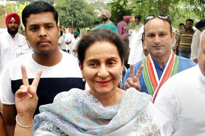 'Cash for Query': In 6:4 Verdict, Cong's Preneet Kaur Votes in Favour of Moitra's Expulsion from LS