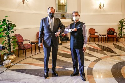A Chance Meeting And a No-meeting for Russian Foreign Minister Sergey Lavrov in Delhi