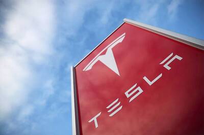 Whistleblower Accuses Tesla of Spying on Employees at Gigafactory