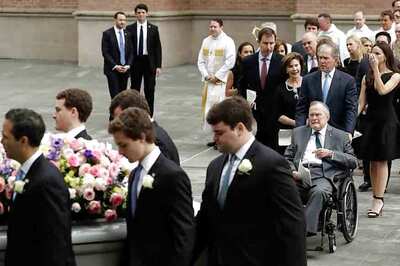 Laughter, Tears as Former First Lady Barbara Bush Remembered