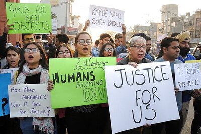 Delhi HC Seeks Centre's Response on Plea Against Revelation of Hyderabad Rape Victim's Identity by Media