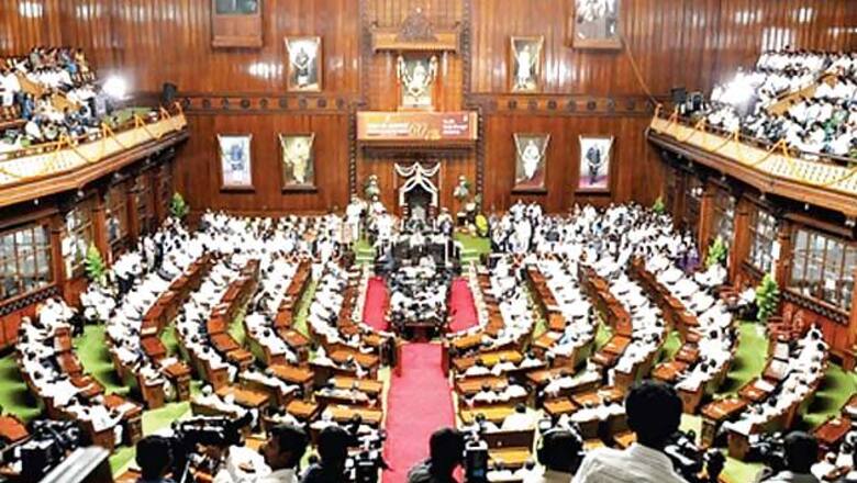 Karnataka: Oppn demands resignation of minority govt