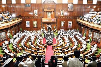 Karnataka: Oppn demands resignation of minority govt