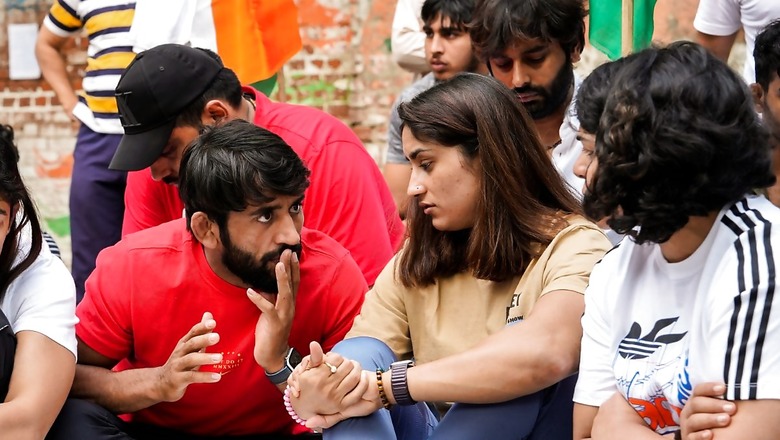 Police Say Inquiring Into Complaints After Wrestlers Resume Protest Against WFI Chief, DCW Issues Notice