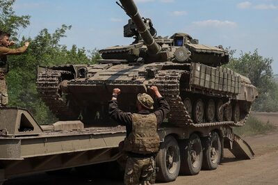 Western Military Experts Say More Weapons Needed To Stop Russia's Eastward Expansion In Ukraine