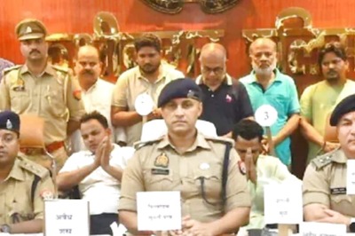 SP Santosh Mishra Leads Kushinagar Raid: Fake Notes, Weapons And Political Links Exposed