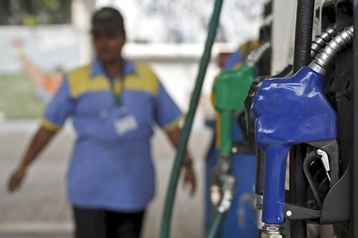 Petrol Pump in Noida Slapped with Rs 10,000 Fine for Flouting 'No Helmet, No Fuel' Policy