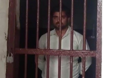 UP: Cop Assaulted in Police Station by Man Accused of Domestic Violence | WATCH