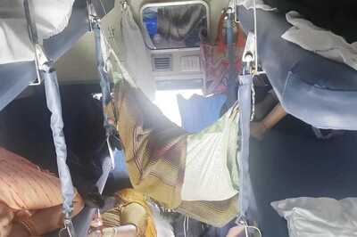 Man Shares Pic of Child Sleeping on Hammock in 3AC Indian Railways, Reddit Says 'Nothing New'