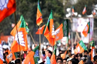 BJP Chief Holds Meeting with K'taka Leaders on Probable Candidates for Assembly Polls