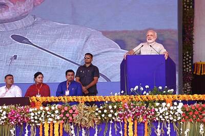 PM Narendra Modi Hits Back at 'Vikas' Memes, Says Development Stopped at Hand Pumps Earlier