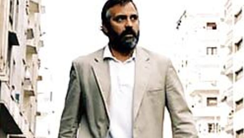Clooney blogged! Fights war of words