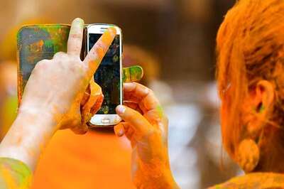 13 easy ways to Holi-proof your smartphone