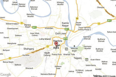 Four die as tractor-trolley overturns in Mahua Khera