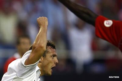 Arsenal to sign Squillaci from Sevilla