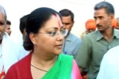 Raje briefs Vajpayee on Gurjar issue
