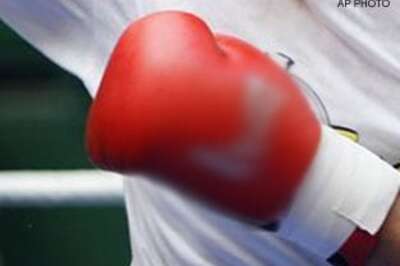 Dinesh knocked out of World Boxing Championship