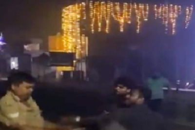 UP Men Beat Cop After Being Pulled Over For Not Wearing Helmets | Watch