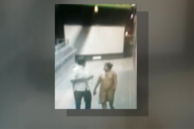 Caught On Camera: Couple Abandon Newborn at Delhi Metro Station