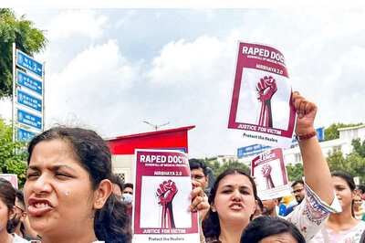 Resident Doctors Return to Work After Ending Stir Over Kolkata Rape-murder