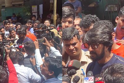 Karnataka Election: BJP Campaigner Kichcha Sudeepa Mobbed Outside Poll Booth After He Casts His Vote