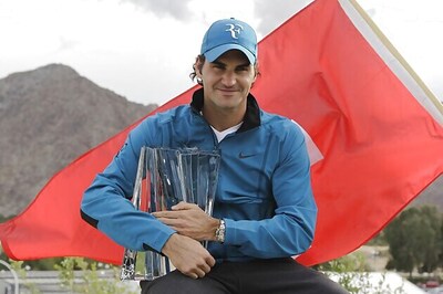 Federer beats Isner to lift Indian Wells title