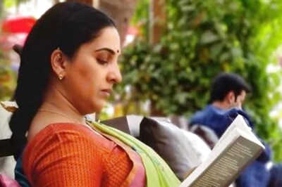 On World Book Day, Actor Madhurani Gokhale Prabulkar Encourages Everyone to Read