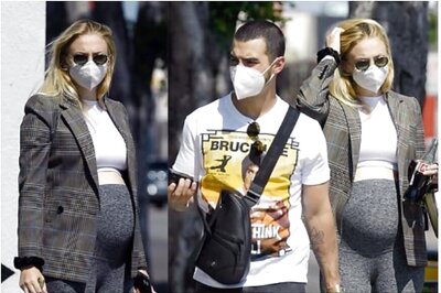 Sophie Turner Flaunts Baby Bump as She Steps Out with Joe Jonas, See Pics
