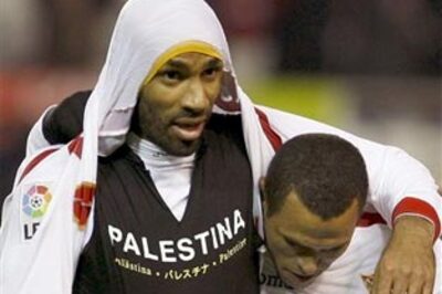 Sevilla's Kanoute fined for Palestine message