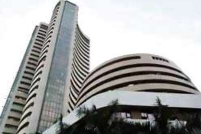 Markets trading weak: Nifty hovering around 5120