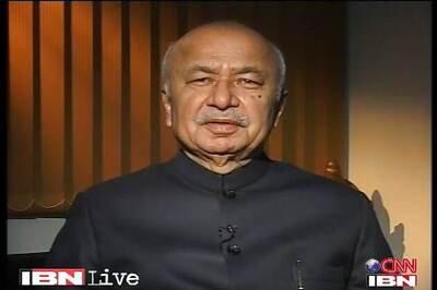 Shinde orders appointment of woman SI, constables