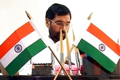 Nitish adopting double standard on rape cases: Paswan