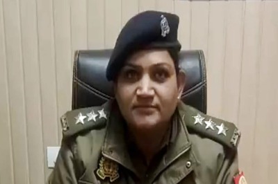 Ghaziabad: Fight Breaks Out Among Women Over Keeping Stray Dogs in Housing Complex