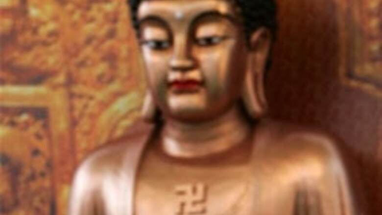 Monk crawling from Tibet to Bodh Gaya