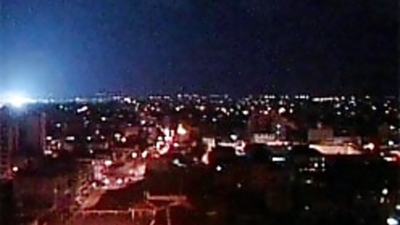 Israeli troops move into Gaza Strip