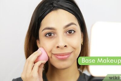 How to Wear Glitter on Your Face