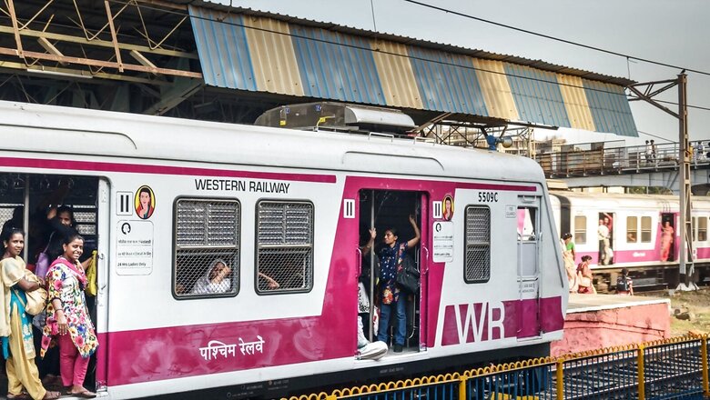 Indian Railways to Carry Out Jumbo, Mega Blocks in Mumbai Today on Sunday, December 19: Check Local Train Routes, Timings