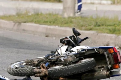 Kolkata: 1 Killed, 2 Injured as Luxury Car Hits Motorcycle Near Fort William