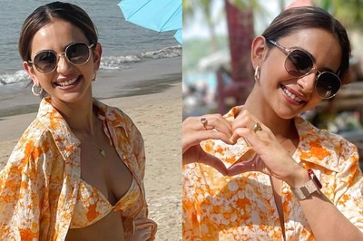 Rakul Preet Singh Kickstarts The Year With A Bright Beach Day In Thailand; See Her Gorgeous Pics