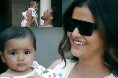 Rubina Dilaik, Abhinav Shukla Reveal Twin Daughters Edhaa & Jeeva's Faces on Navratri; Pics Go Viral