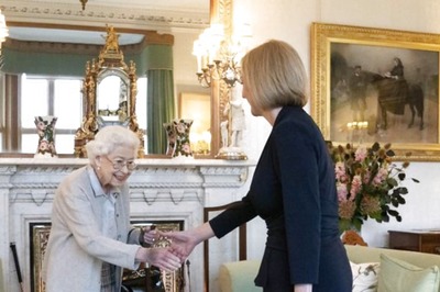 Queen Elizabeth’s Last Public Engagement Was With New UK PM Liz Truss, 2 Days Before Her Death